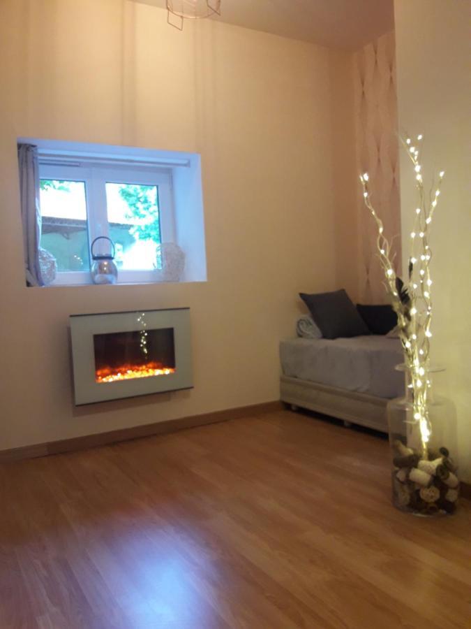 Le Relais Champetre Apartment Joux Bagian luar foto